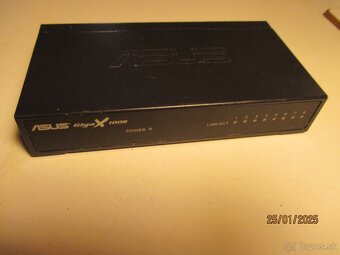 Predám používaný Asus Giga x 1008. MS1008GS - 8 portový giga - 3