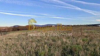 PREDAJ - Exkluzívny stavebný pozemok- 596 m2 - Ľubotice - 3
