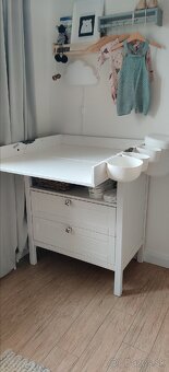 Hemnes prebaľovací pult - 3