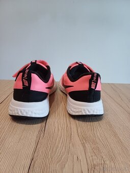 Botasky Nike ružové č. 33 - 3
