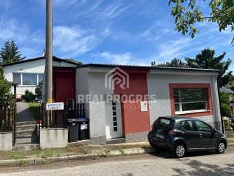 PREDAJ dvoch rodinných domov na jednom pozemku o výmere 600 - 3