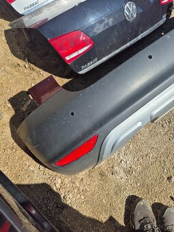 Predám zadný nárazník na Škoda Yeti model2008-2013 - 3
