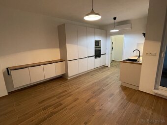 Garsónka s parkovacím miestom a balkónom na prenájom - 3