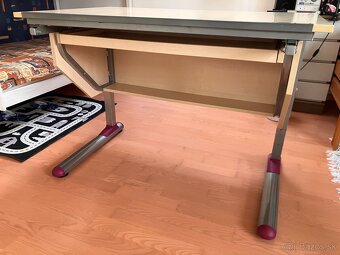 Detský výškovo nastaviteľný stôl - 3