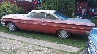 1960 Pontiac Ventura two door hardtop - 3