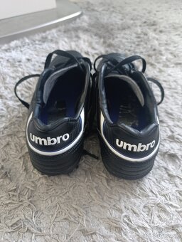 Turfy, kopačky Umbro, v. 40,5 - 3