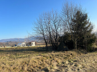 Na predaj pozemok s malou chatkou v obci Turčianske Kľačany - 3