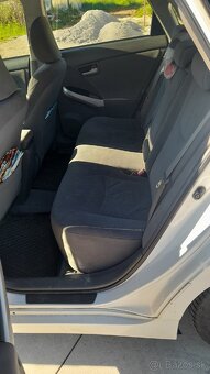 Toyota Prius - 3