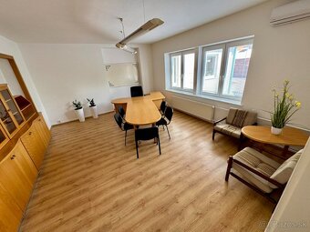🏢 Administratívne kancelárie na prenájom – Nové Mesto nad V - 3