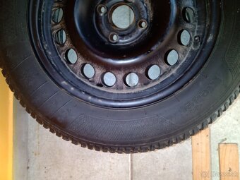 Zimné pneu aj s diskom 195/60R15 - 3