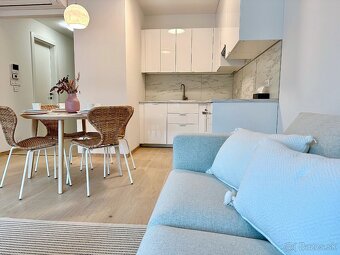 ✨ Eurovea Riverside - 2izbový byt s loggiou a parkovaním ✨ - 3