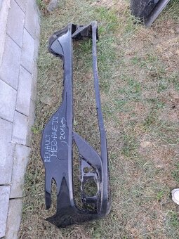 Renault nárazník. - 3
