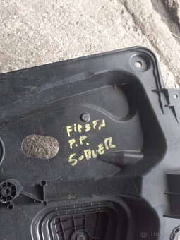 Ford fiesta stahovanie okna P.P. - 3