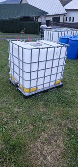 Plastová nádrž 1000l.(IBC kontajner) - 3