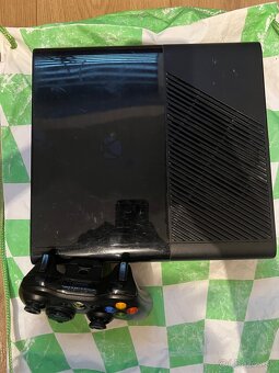 XBOX 360E - 3