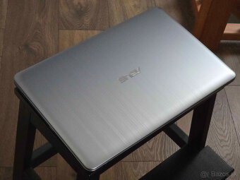 Asus VivoBook 15 – Full HD, rýchle SSD, super stav - 3
