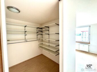 KOMPLETNE REKONŠTRUOVANÝ 2 IZBOVÝ BYT, 68m2, S. JURKOVIČA, S - 3