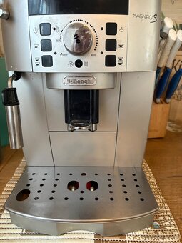 Kavovar Delonghi - 3