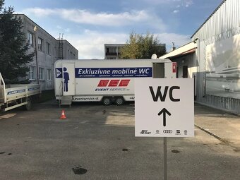 mobilné WC oplotenie zabrany tribúny umyvadla - 3