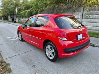 Predám Peugeot 207 1.4i 70kw r.v.2012/3 Najazdené: 139.000km - 3