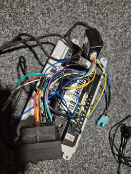 Autorádio Columbus, Peugeot 207, VW Touareg 7l - 3