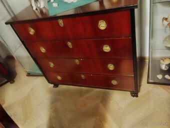 ROZNY NABYTOK  PODAHOVE  HODINY - 3