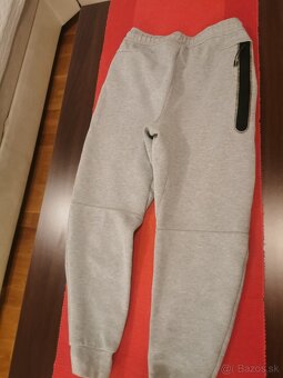 Krásne Nike teplaky sivé - 3