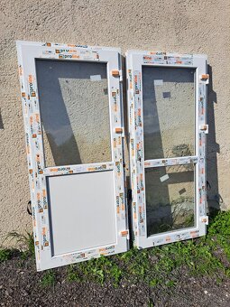 Vchodové plastové dvere s výškou 190cm - 3