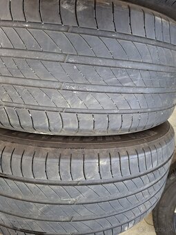 225/55R18 Michelin - 3