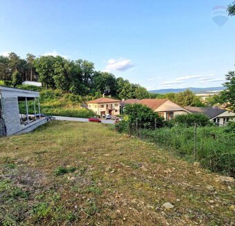 Slnečný stavebný pozemok - 993 m3 - Bojnice - 3