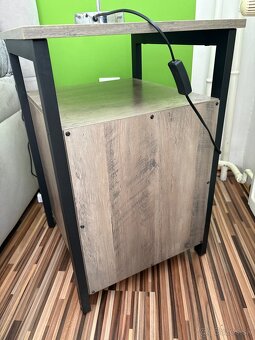 Nočné stolíky a lampy - 3