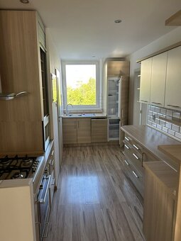 Krásny svetlý 3-izbový byt blízko centra Popradu, 78 m2 - 3