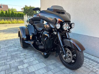 Harley Triglide - 3