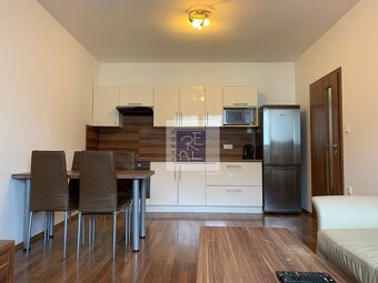 NA PREDAJ 2 IZBOVÝ BYT NITRA - ZOBOR, JELENECKÁ UL. - 3