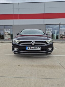 Volkswagen Passat Variant 2.0 TDI EVO Elegance DSG - 3