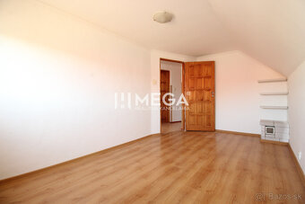 NA PREDAJ: Priestranný dvojgeneračný rodinný dom - Valaliky - 3