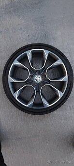 ŠKODA XTREM RS R19 ET51 7.5J 5x112 57.1 225/35 - 3