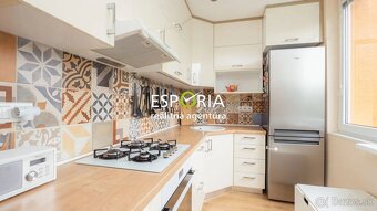 Pekný, zrekonštruovaný, moderný 2i byt s lódžiou na predaj - 3