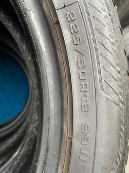 Celorocne Goodyear Vector 4S SUV 225/50R18 DOT4820, 359 - 3