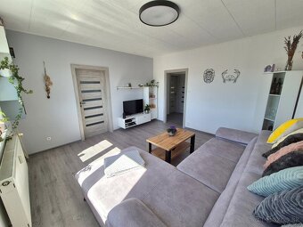 Krásny 3-izbový byt s loggiou / 68 m2 / - Bytča - 3