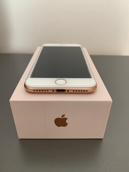 Predám Apple iPhone 8 Gold 64 GB - 3