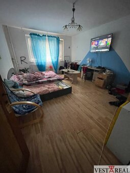 Na predaj priestranný 3-izbový byt s balkónom- 82m2 Šaľa - 3