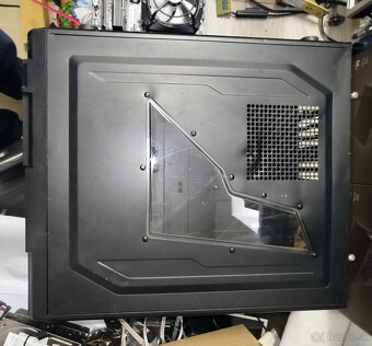 skrinka Thermaltake - 3