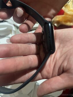Predám Apple Watch SE 40mm - 3