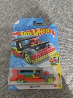 Hot Wheels autíčka - autobusy - 3