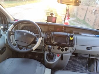 Renault trafic bus. - 3
