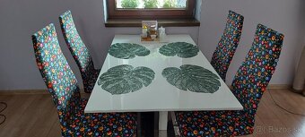 Moderny jedalensky stol + 4 stolicky + 3 sady potahov - 3