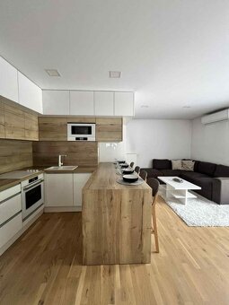 Luxusný 3-izbový byt s balkónom v Komárne - VII. sídlisko - 3