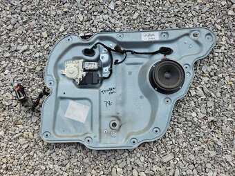 VW Touran,Passat B6 elektr.sťahovanie okien,Zámky dverí - 3