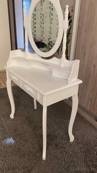 Kozmetický stolík - 3